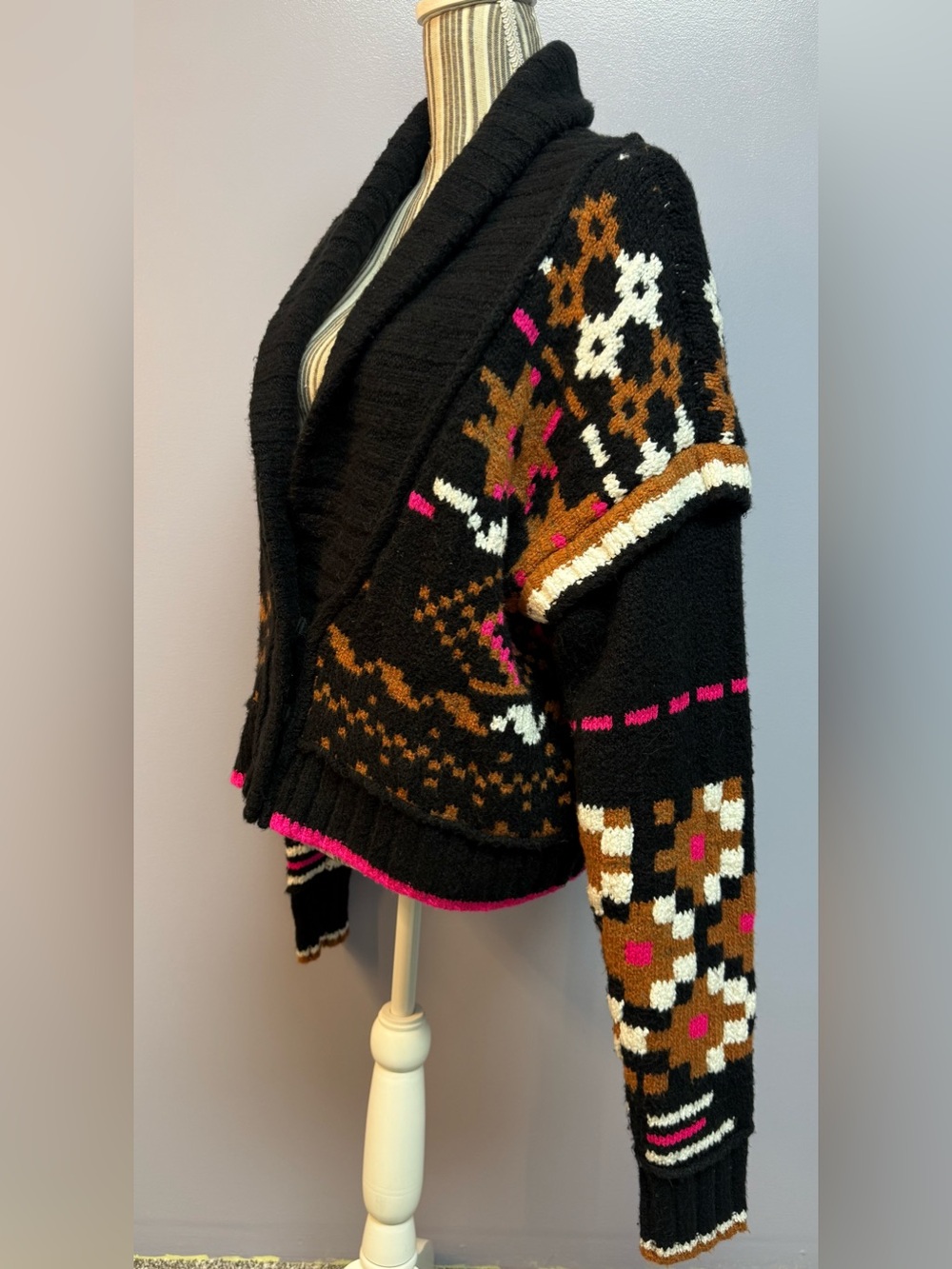 Anthropologie Thick knit Aztec Boho Black Shawl-Collar Cardigan 3 snap closure L - Picture 4 of 16